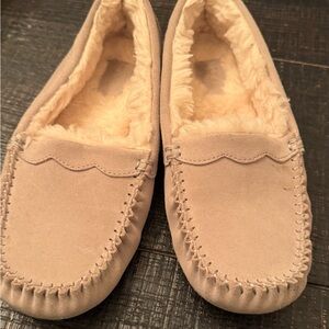 Gray Slippers with Soft Fleece Lining and Flexible Sole